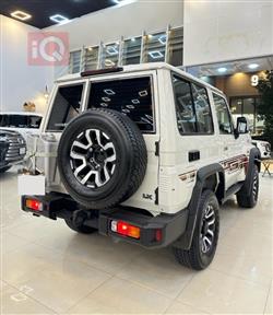 تويوتا لاند كروزر 76